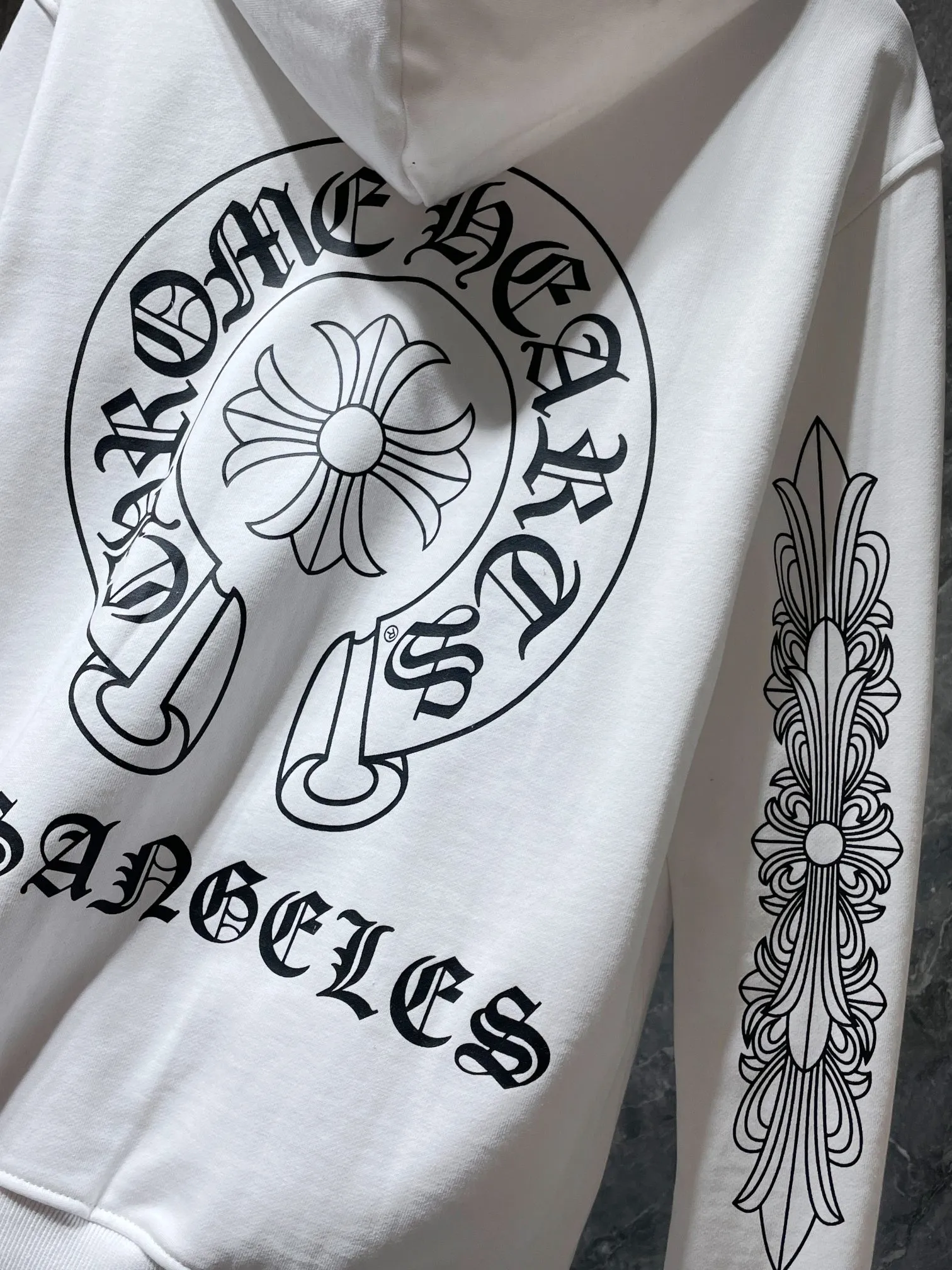 P260 Chrome Hearts Autumn and Winter 2025 Counter Synchronization ❤️ City limited edition, classic horseshoe cross Sanskrit large flower arm zipper sweatshirt Improved customized version 1:1 high-weight high-quality fabric Recommended color: white black Size: S, M, L, XL